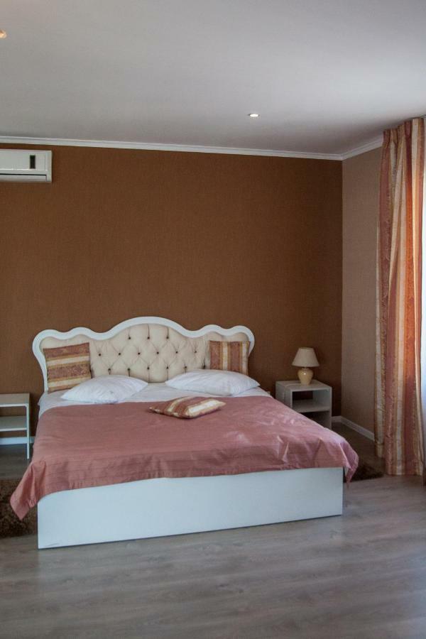 Sovskiye Prudy Hotel Kiev Esterno foto